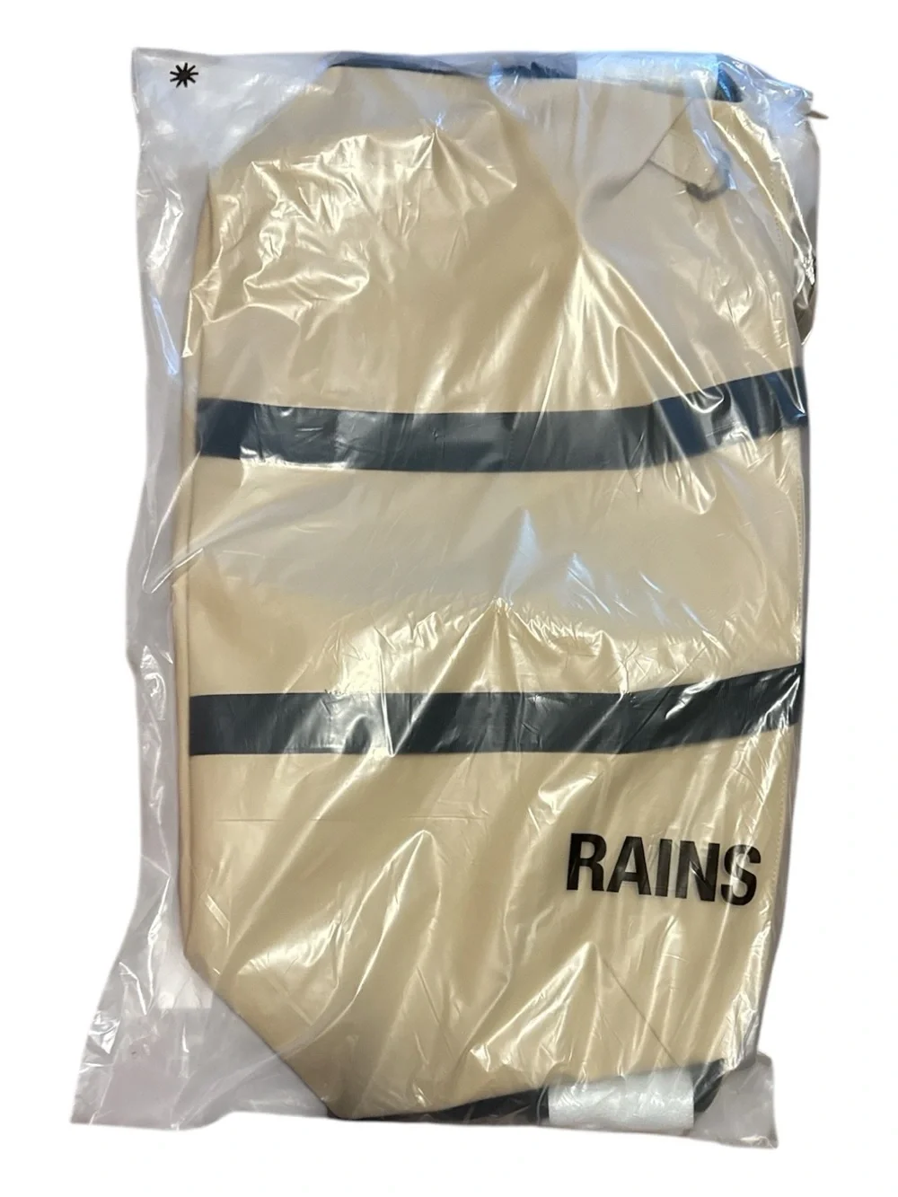 Rains Hilo Weekender Bag with Sand Style 14200 with Black Straps NWT Sealed